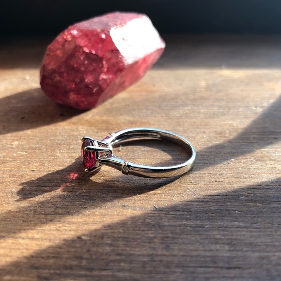 Pink/Magenta Gemstone Silver Ring - Picture 4 of 5